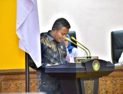 Juru Bicara Fraksi PPP PKS Sampaikan Pandangan Umum Pada Paripurna Terhadap LKPJ Bupati Kampar 2024