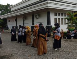 Puluhan Guru Honorer Swasta dan Negeri Datangi Balai Bupati Kampar, Ini Harapan Mereka