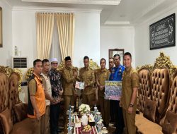 Bupati Kampar Salurkan Donasi Untuk Korban Bencana di Sumbar